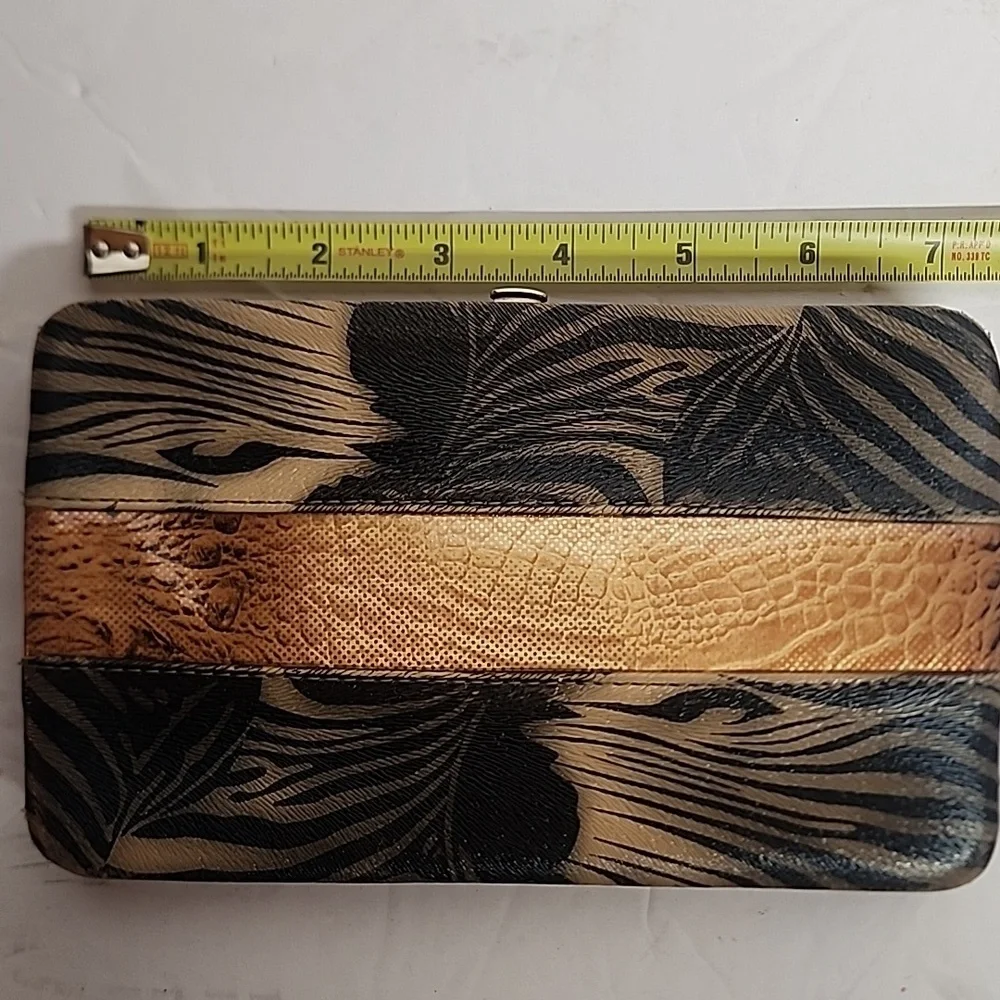 Unbranded Vintage Stunning Rare Animal Print Clutch W/Gold Accent Organizational